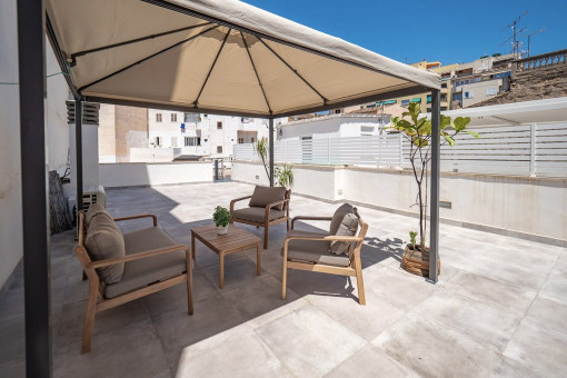Neuwertiges City-Penthaus mit privater Dachterrasse, Innenpool & Sauna in Palma