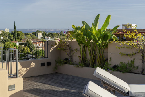 Neubau Townhouse im Loft-Style mit privater Meerblick Dachterrasse und Pool in Génova