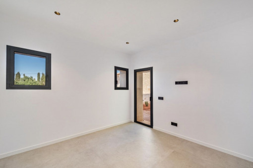 Büro / 5. Schlafzimmer EG mit Ausgang zum Hof 