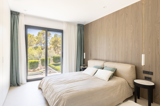 Eines der 5 Schlafzimmer im Haupthaus