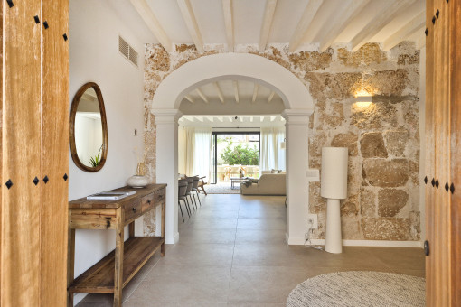 Wunderschön renovertes Haus mit Garten, Garage und Pool