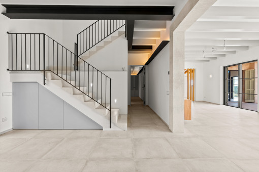 Eingangsbereich mit Treppe ins Obergeschoss 