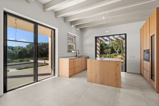 Offene vollausgestattete Küche