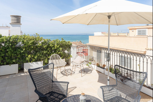 Exklusives Stadthaus mit Meerblick, Terrassen und Pool in in El Molinar