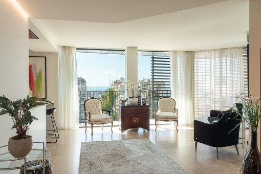 Heller Wohnbereich mit Meerblick 