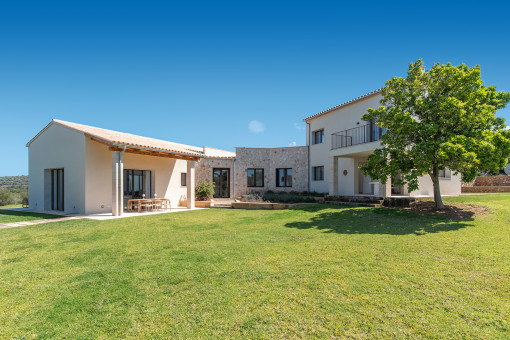 Außenbereiche ideal für Entspannung und gesellige Abende