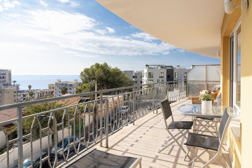 Wohnen mit Meerblick – lichtdurchflutetes Apartment mit großer Terrasse in Cala Mayor