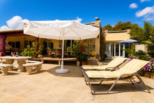 Sonnenterrasse direkt am Pool