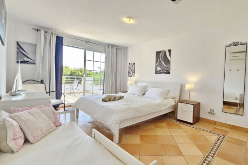 Schlafzimmer alle mit Ausgang zum Balkon