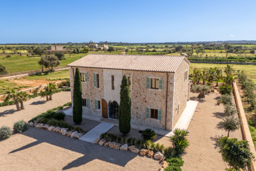 Finca mit Natursteinfassade