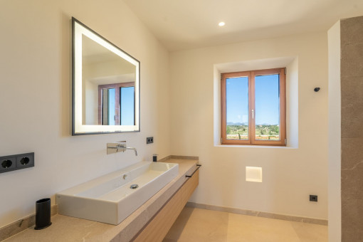 Ensuite Bad mit Tageslicht