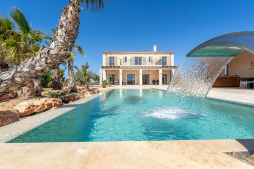 Zeitlose mediterrane Luxus-Finca mit viel Privatsphäre, Pool und Gästehaus nahe Es Llombards