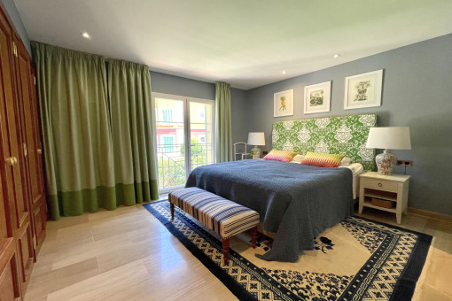 Geräumiges Schlafzimmer mit Bad en Suite