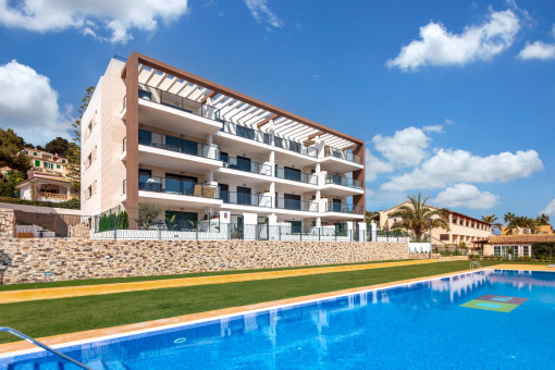 Moderne Wohnanlage mit Gemeinschaftspool