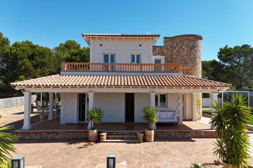 Chalet in Cala Pi mit Meerblick, Pool und großzügigem Außenbereich
