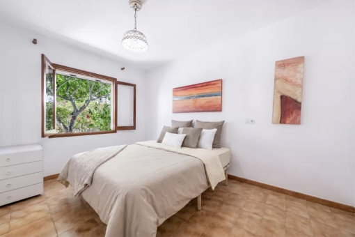 Schlafzimmer 1