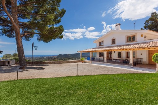 Große Finca mit spektakulärem Meerblick in Establiments