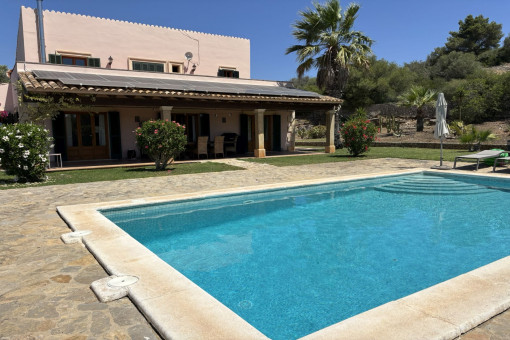Blick auf die Finca in Son Macia