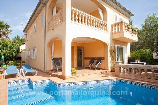 Großräumige Villa in ruhiger Wohngegend in Strandnähe