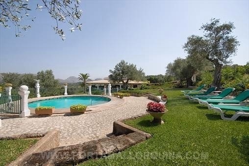 Schöne, rustikale Finca in hervorragender Lage mit unglaublichem Ausblick bei Pollensa