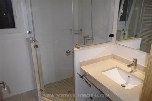 Moderne Wohnung mit Meerblick in Sant Elm