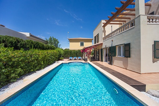 Modernes freistehendes Haus mit Swimmingpool in Son Serra