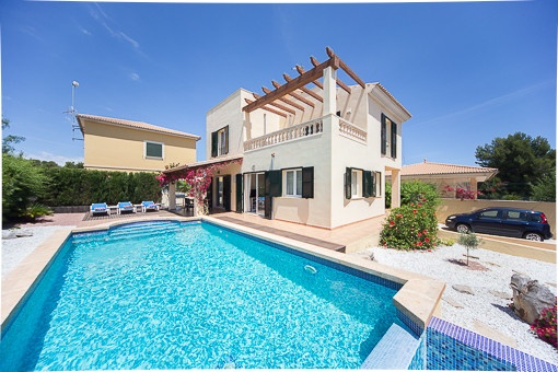 Modernes freistehendes Haus mit Swimmingpool in Son Serra