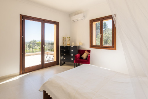 Schlafzimmer mit Balkon