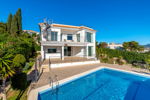 Villa mit Pool