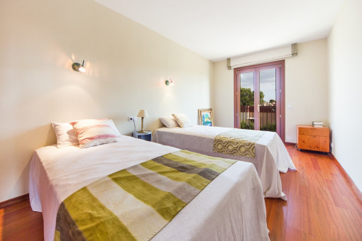 Schlafzimmer mit Panoramafenster