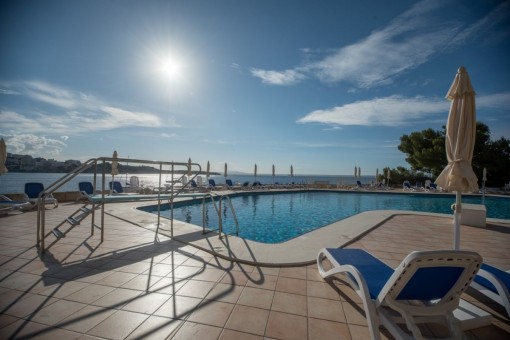 Traumhafte Terrassen beim Pool mit unglaublichen Ausblick