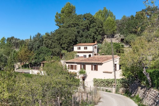 Rustikale Finca mit Gästehaus und Panoramablick in Esporles