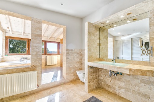 Schöne Finca mit Pool, Stallungen und Reitplatz-kaufen