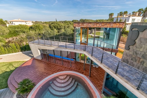 Toller Garten und Poolbereich