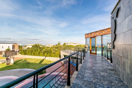 Die Villa hat ein separates Gästehaus