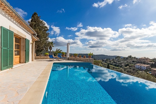 Apartment mit Pool auf renovierter mallorquinischen Finca in Galilea mit traumhaftem Meerblick