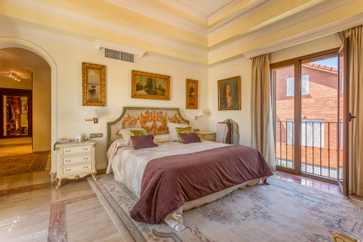 Hauptschlafzimmer mit Ankleide