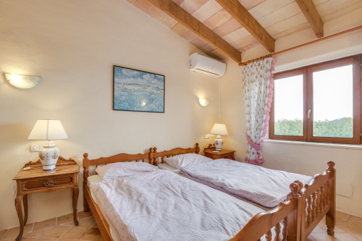 Weiteres Schlafzimmer mit Dachschräge
