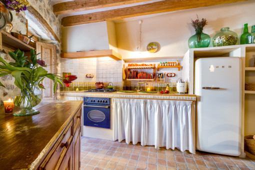 Traditionelle Küche im mallorquinischem Stil 