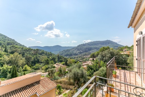 Modernes Haus Mit Ausblick Und Pool Nur Wenige Schritte Vom Dorf