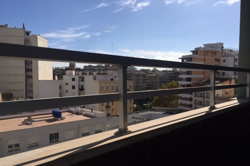 Möblierte, zentral gelegene Wohnung mit Terrasse im charmanten Viertel