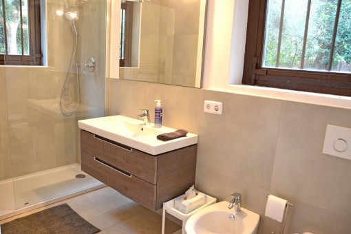 Zweites Badezimmer