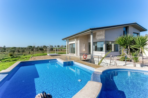 Meerblickfinca bei Picafort mit Ferienvermietlizenz und exzellenter Bauqualität