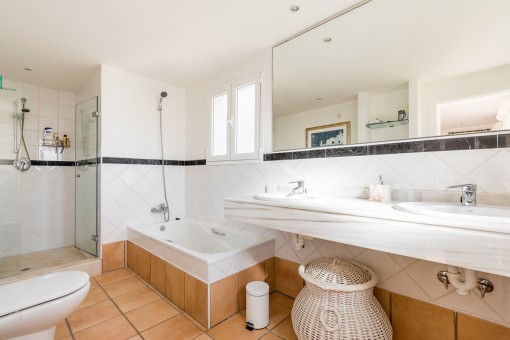 Wunderschöne Doppelhaushälfte mit großer Terrasse in Camp de Mar - kaufen