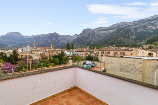 Zentral gelegenes Dorfhaus mit großer Dachterrasse in Sóller