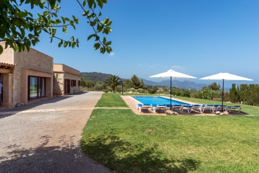 Hervorragendes Finca-Anwesen mit Panoramablick auf das Meer in den Hügeln von Son Servera