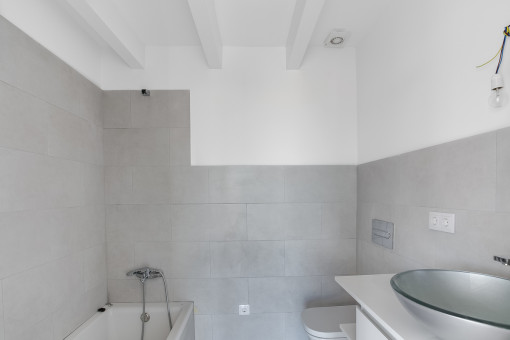Badezimmer mit Badewanne
