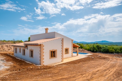 Mediterrane Neubaufinca mit Pool und weitläufigen Blick bei Santa Margalida