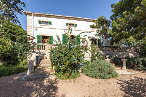 Herrschaftliche Villa aus dem 19. Jahrhundert mit prächtigem Garten und Meerblick in Palma, Son Rapinya