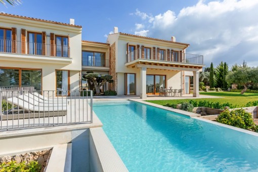 Designervilla in Son Gual mit Blick auf die Bucht von Palma